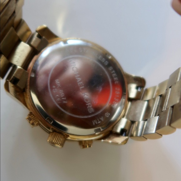 Michael Kors Oversized Stainless Steel Gold Watch - Picture 9 of 10